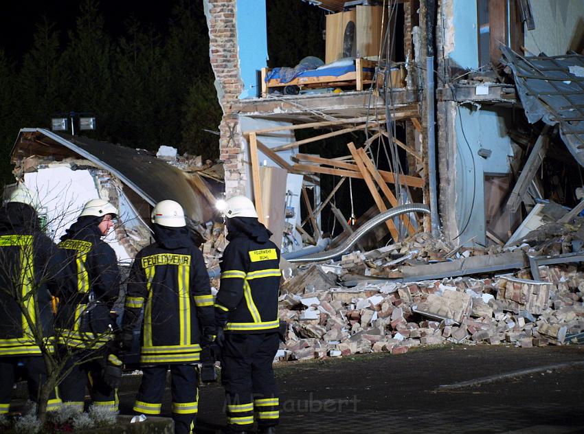 Hausexplosion Bruehl bei Koeln Pingsdorferstr P154.JPG